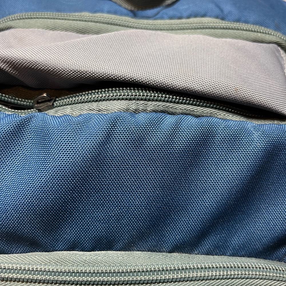 PlanetBox JetPack in Blue preowned Backpack - Picture 6 of 8